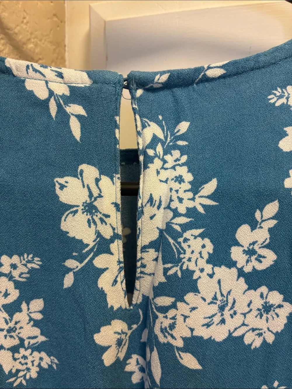 Old Navy blue and white bold floral Printed Crepe Mini Dress w/ pockets  NWT